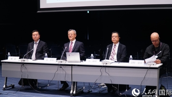 與會(huì)專家熱切交流。人民網(wǎng) 蔣曉辰攝